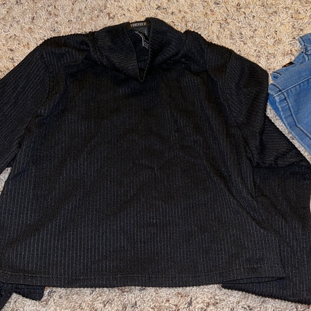 f21 black turtle neck crop